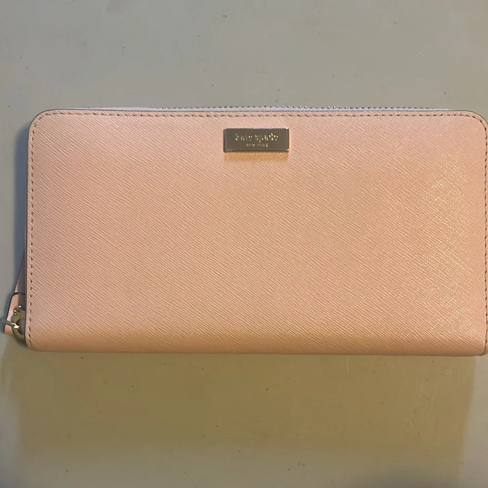 Kate Spade Light Pink Saffiano Leather Continental Wallet W/ Gold Hardware - Picture 2 of 8